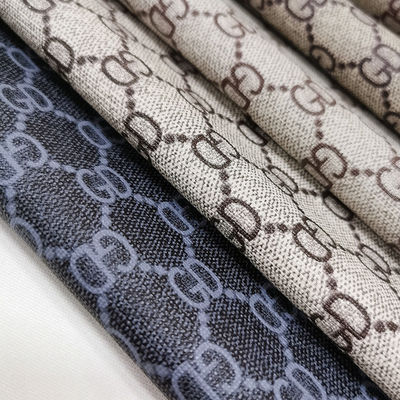 विंटेज लेटर प्रिंटेड पीवीसी लेदर फॉर बैग्स सॉफ्ट ब्रश बॉटम इको फ्रेंडली