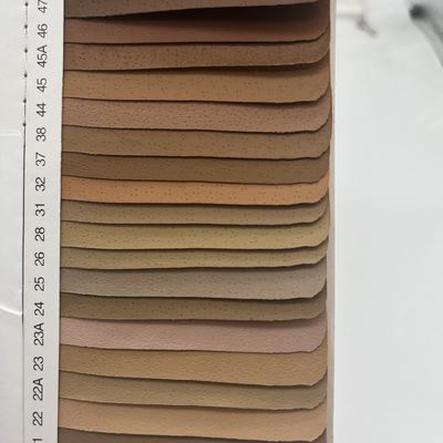 0.5 मिमी सांस लेने योग्य पॉलीयूरेथेन पीयू चमड़ा जूते के लिए पिनहोल सूअर की त्वचा पैटर्न