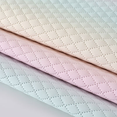 इम्बोस्ड हैंडबैग पीयू चमड़े के कपड़े ग्रैडिएंट इंद्रधनुष हीरा ग्रिड की बनावट