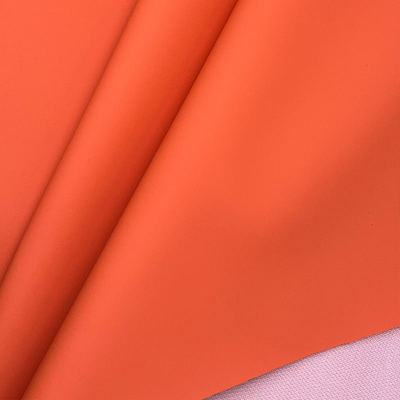 160 सेमी पीवीसी सिंथेटिक फ़ॉक्स लेदर सामग्री चिकनी मैट बनावट वाली उभरी हुई स्ट्रेच सोफा जूते कार सीट असबाब कुर्सी