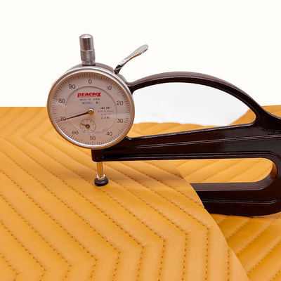 1.8 मिमी मोटी पीवीसी कढ़ाई-उभरे हुए धारियाँ सिंथेटिक नकली चमड़ा वाटरप्रूफ बैग टेबल चटाई जूते वॉलेट सजावट बेल्ट सोफा