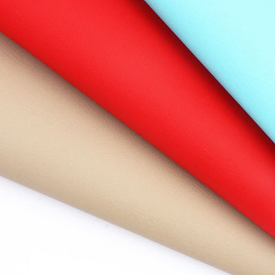 कार सीट कवर के लिए पीवीसी चमड़ा घर्षण प्रतिरोधी पनरोक 160cm चौड़ाई