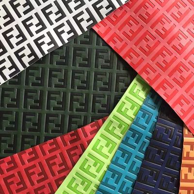 जूते के बैग टेबल मैट के लिए अनुकूलित PU विनाइल फैशन रंग परिवर्तन उभरा सिंथेटिक चमड़ा, नकली चमड़ा फैब्रिक