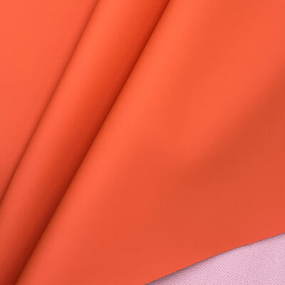 160 सेमी पीवीसी सिंथेटिक फ़ॉक्स लेदर सामग्री चिकनी मैट बनावट वाली उभरी हुई स्ट्रेच सोफा जूते कार सीट असबाब कुर्सी